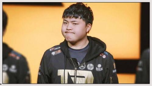 uzi退役后吃瓜,娱乐圈吃瓜群众纷纷热议，揭秘电竞圈幕后故事  第1张