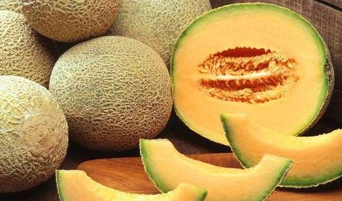 画画吃哈密瓜,画画中的甜蜜诱惑