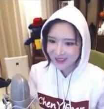 嘉妹吃鸡吃瓜,揭秘娱乐圈幕后风云